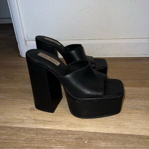 STEVE MADDEN TRIXIE PLATFORMS